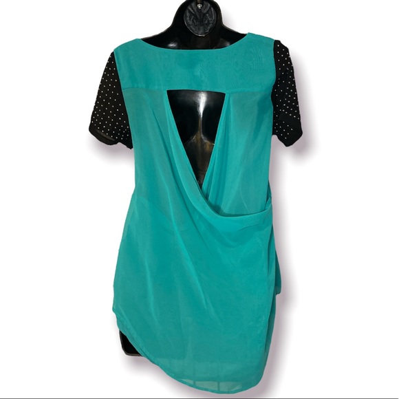 Chiffon open back blouse - Picture 3 of 7